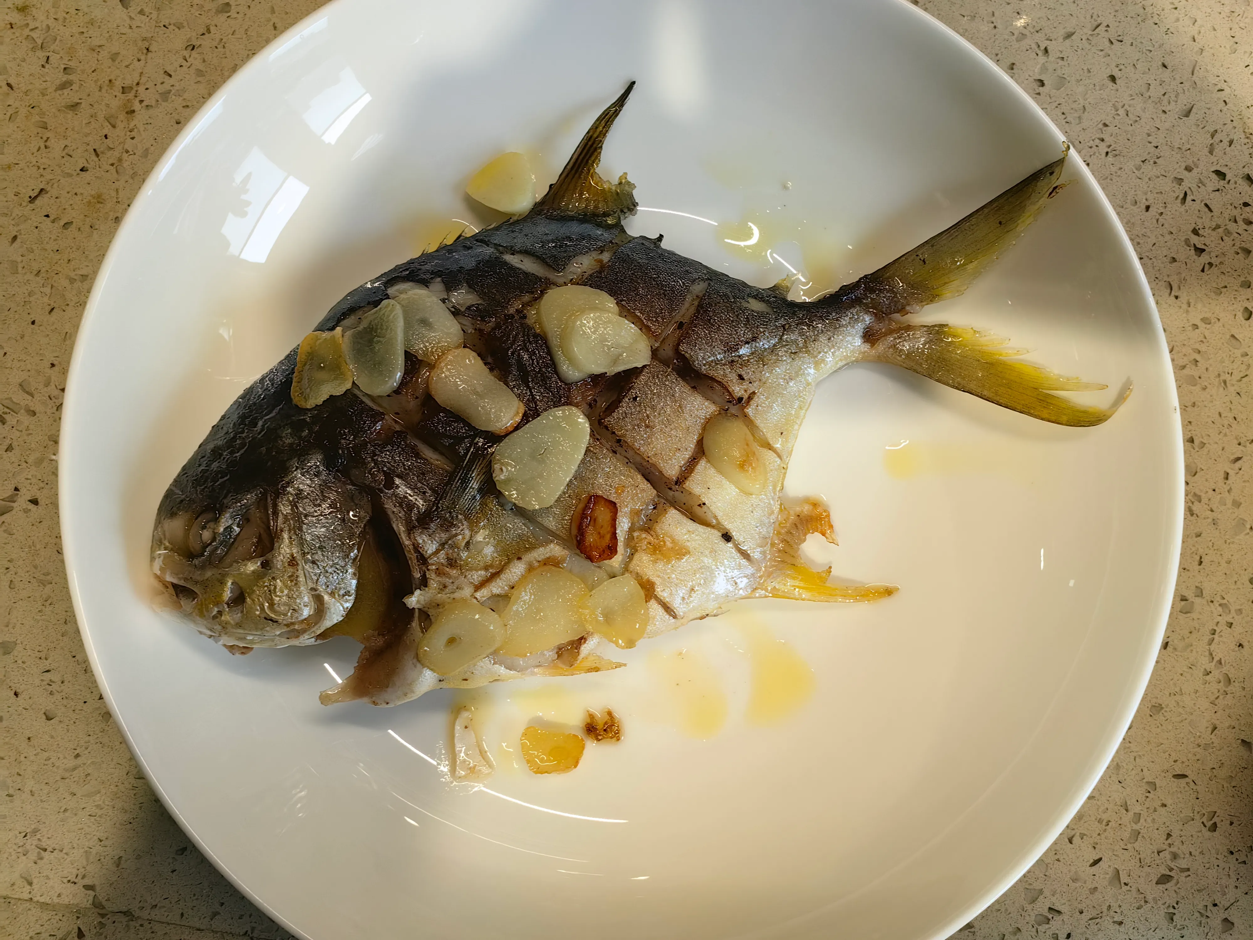 香煎金鲳鱼